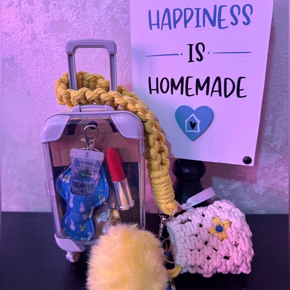 Keychain/Accessory Gift Set - Picture 2 of 6